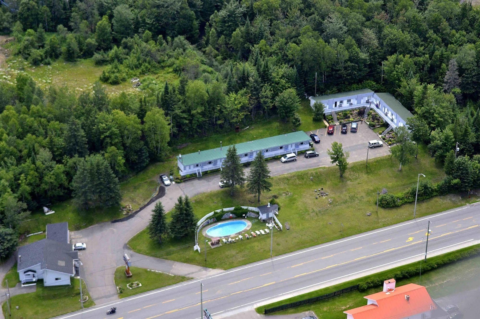 Motel Clair Mont Сент-Агат-де-Мон Экстерьер фото